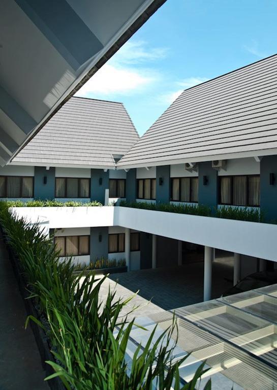 Maesa Hotel Ponorogo Екстер'єр фото